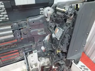 84146830 VOLVO Кронштейн фары