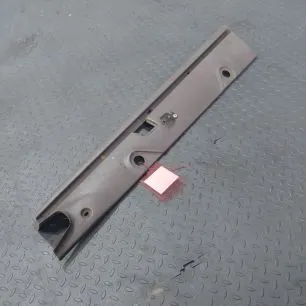 5010290423 RENAULT Накладка лобового стекла