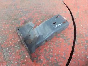 9305201533 MERCEDES Кронштейн подножки верхней правой