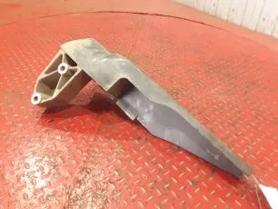 9436660578 MERCEDES Кронштейн подножки нижней правой