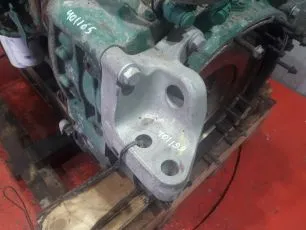 21176296 VOLVO Кронштейн двигателя