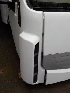 5010578238 RENAULT Дефлектор кабины правый