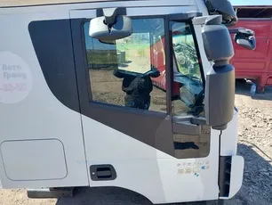 504232506 IVECO Дверь правая