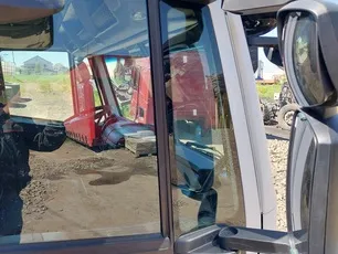504080386 IVECO Стекло боковое