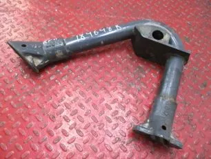 5010629095 RENAULT Кронштейн усилителя бампера правый