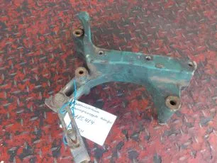 1676335 VOLVO Кронштейн компрессора кондиционера