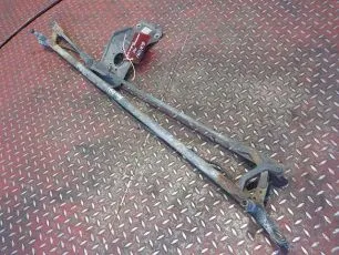 81917585 VOLVO Трапеция стеклоочистителя