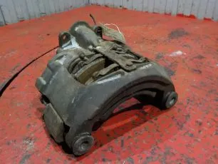 20700526 VOLVO Суппорт передний