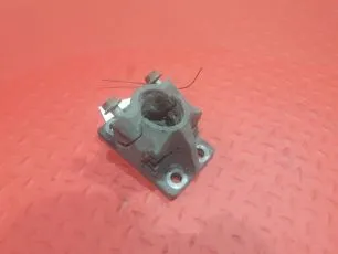 7421213203 RENAULT Кронштейн крыла заднего
