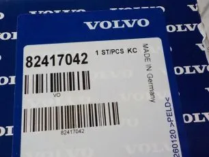 82417042 VOLVO Крышка зеркала