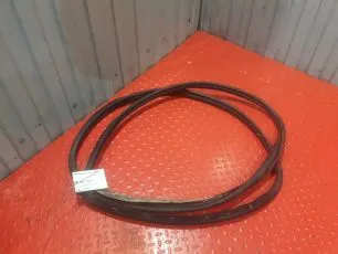 3175030 VOLVO Уплотнитель двери