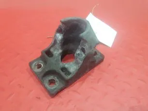 7421213203 RENAULT Кронштейн крыла заднего
