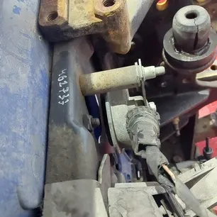 82259153 VOLVO Кронштейн крепления фары