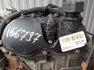 504087608 IVECO Крышка головки блока