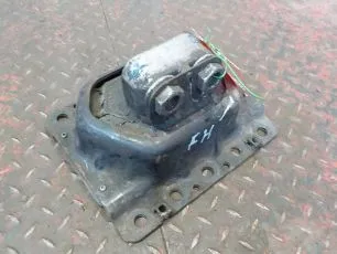 20723224 VOLVO Подушка двигателя