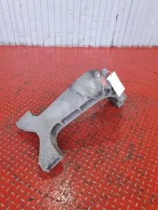 21686482 VOLVO Кронштейн бака мочевины